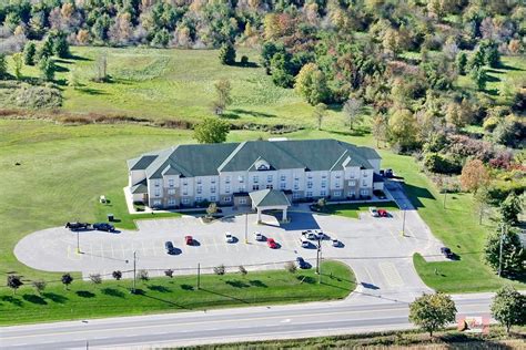 Days Inn by Wyndham Orillia in ON, Canada .